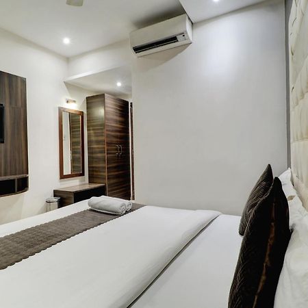 Hotel A. K. International - Fort Мумбай Екстериор снимка