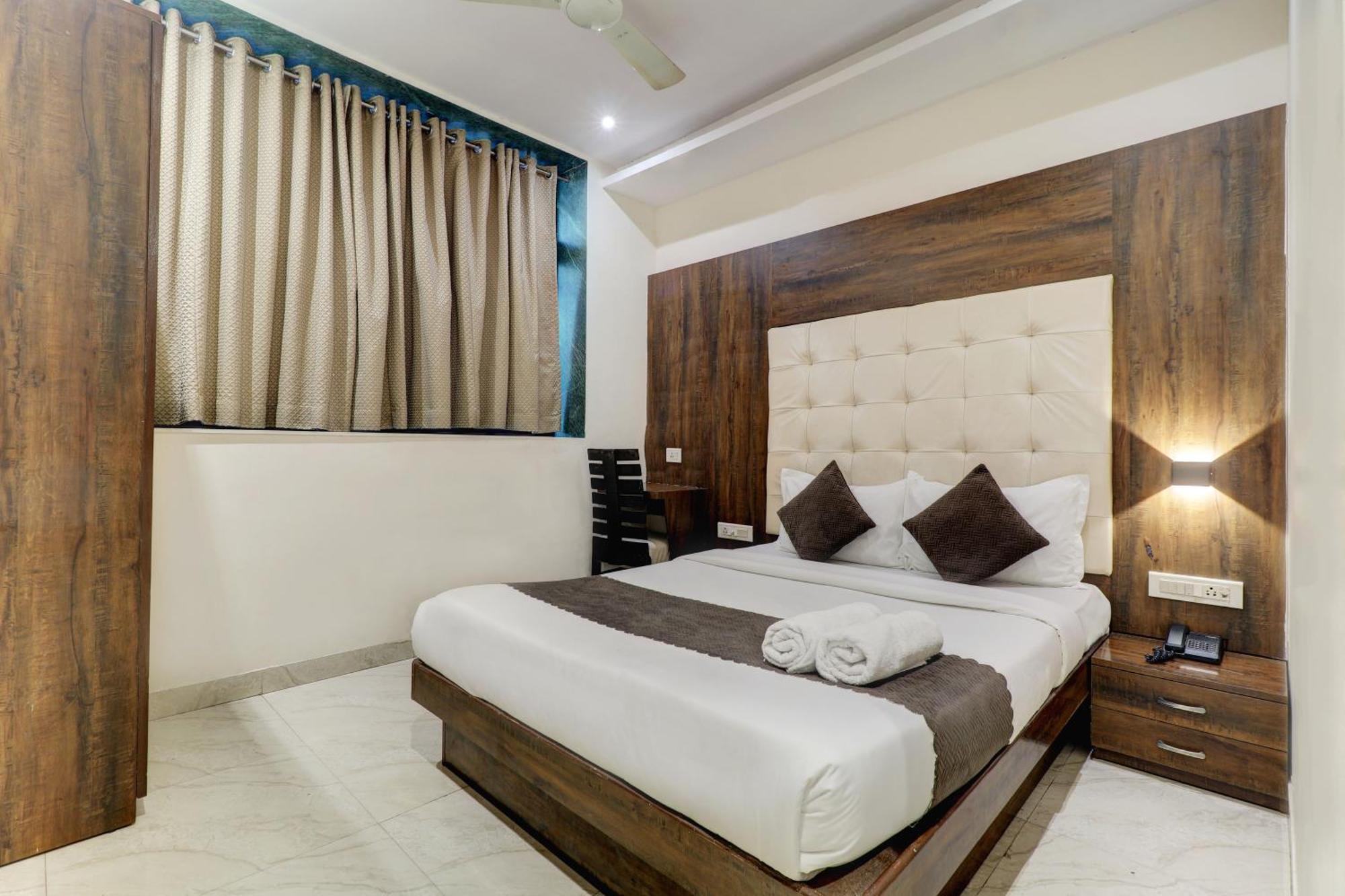 Hotel A. K. International - Fort Мумбай Екстериор снимка