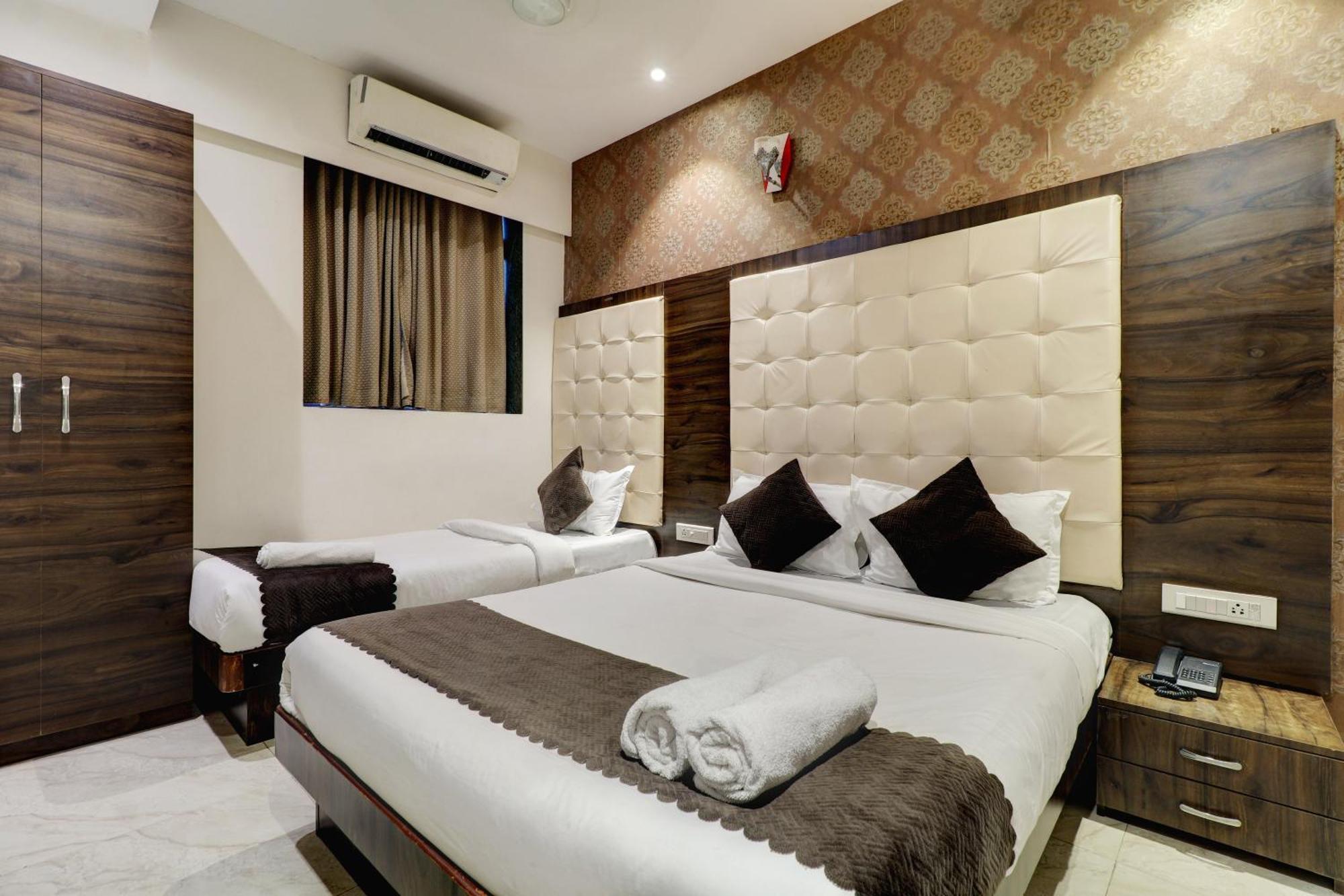 Hotel A. K. International - Fort Мумбай Екстериор снимка