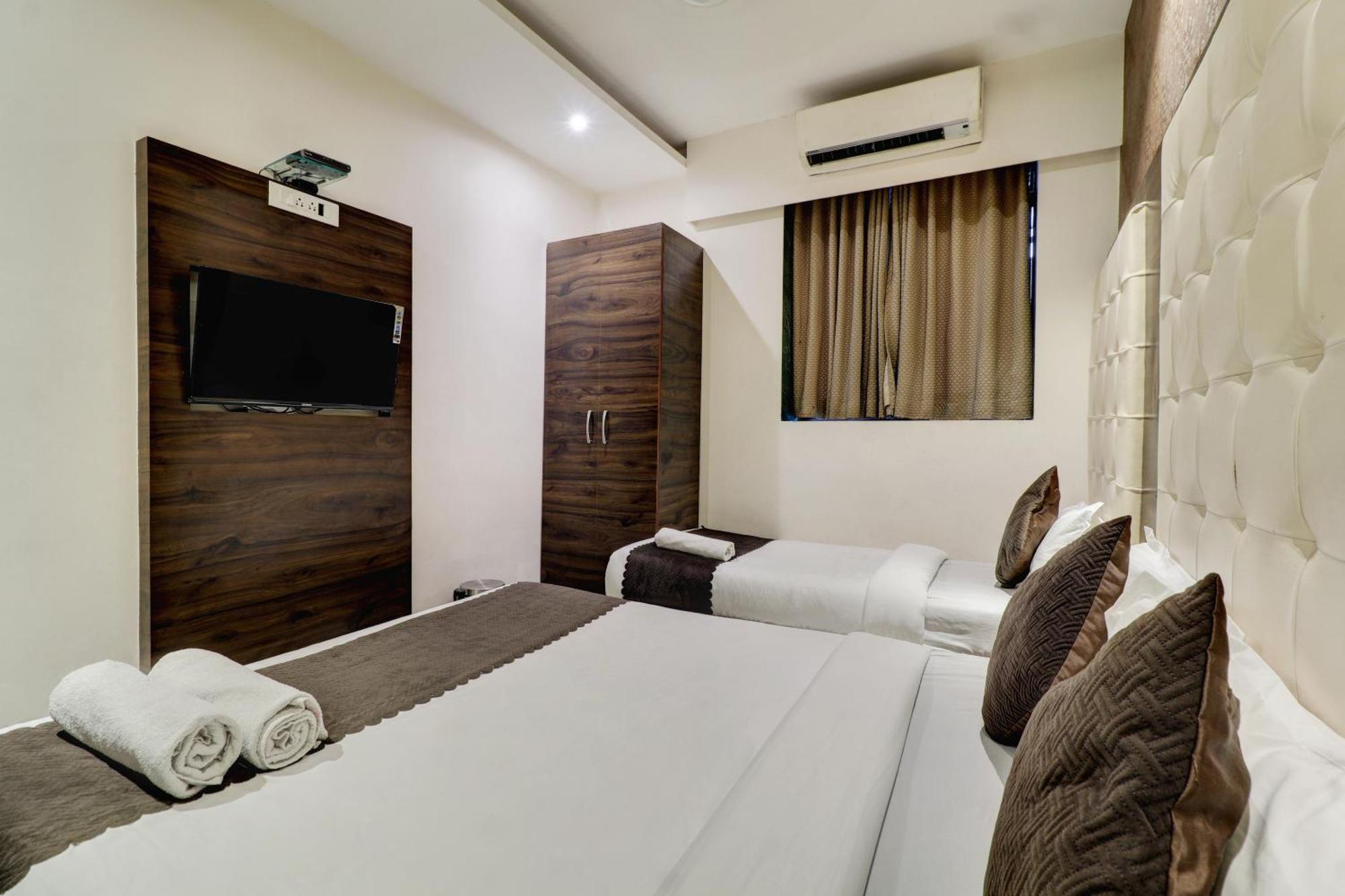 Hotel A. K. International - Fort Мумбай Екстериор снимка