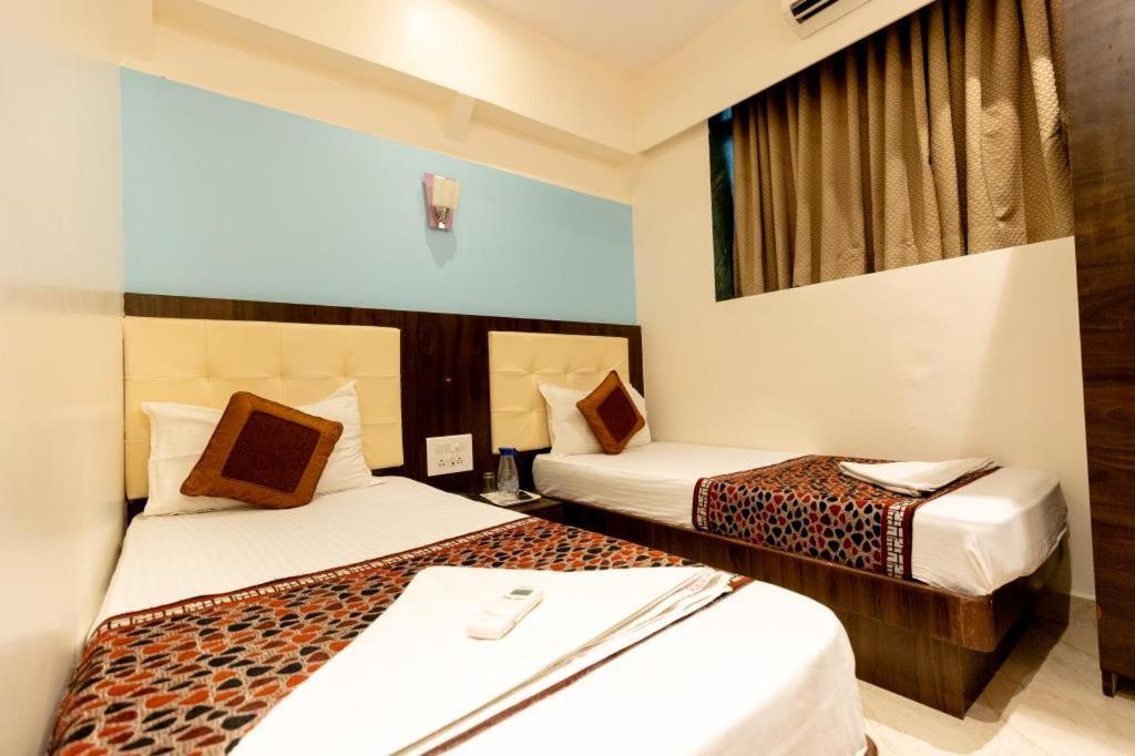 Hotel A. K. International - Fort Мумбай Екстериор снимка