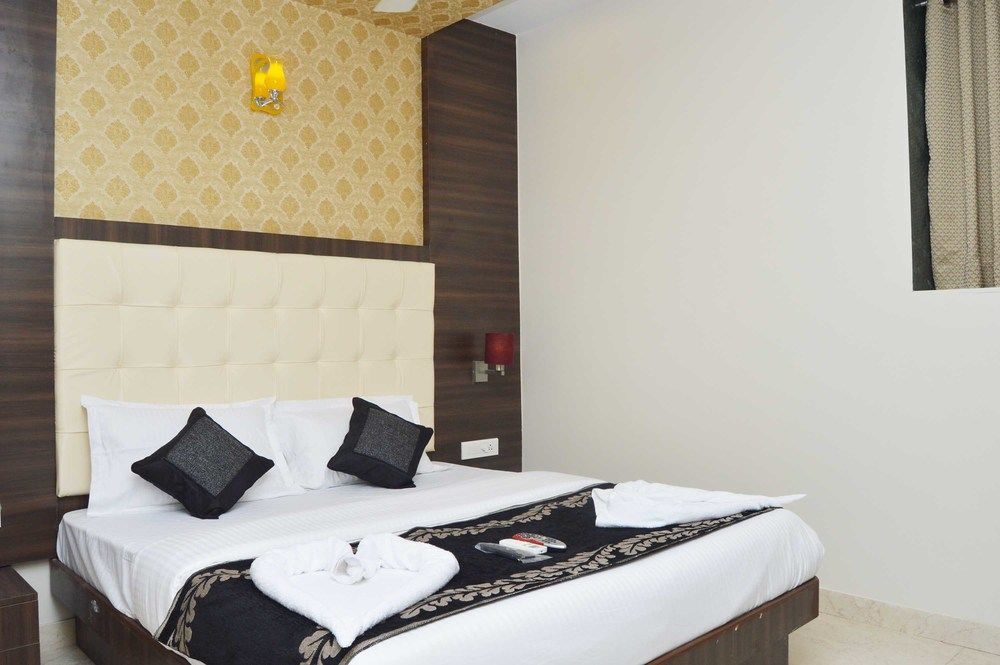 Hotel A. K. International - Fort Мумбай Екстериор снимка
